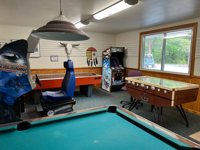 Campground St. Regis gameroom