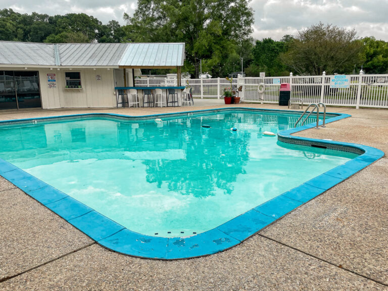 outdoor pool at Bayou Wilderness RV Campground in Carencro LA