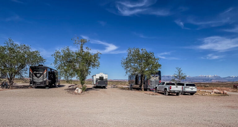 Premium Full Hookup Pull Through RV Sites at Sun Outdoors Canyonland Gateway in Moab UT
