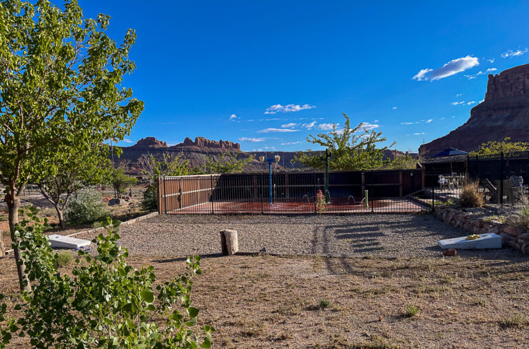 cornhole and splashpad at Sun Outdoors Canyonland Gateway in Moab UT